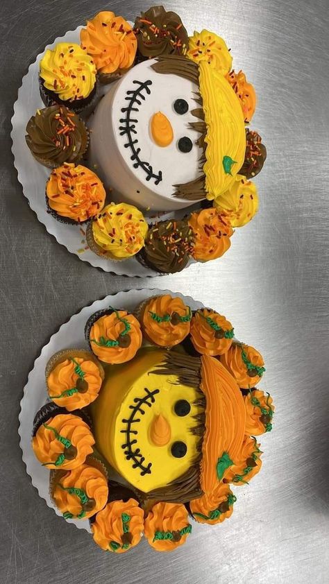 Fall Birthday Cakes For Kids, Scarecrow Cake Ideas, Thanksgiving Decorated Cakes, Thanksgiving Themed Cakes, Fall Cake Designs Simple, Party Combo Cake Ideas, Thanksgiving Cake Ideas Decorating, Thanksgiving Cake Decorating, Fall Cakes Recipes