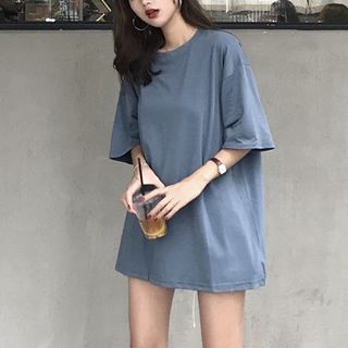 Buy Windflower Plain Elbow-Sleeve Oversized T-Shirt at YesStyle.com! Quality products at remarkable prices. FREE Worldwide Shipping available! Korean Oversized Shirt, Oversize Tshirt Outfits, Egirl Clothes, Korean Girl Fashion, Tshirt Outfits, Kpop Fashion Outfits, Women Clothes, Oversized T Shirt, Korean Outfits