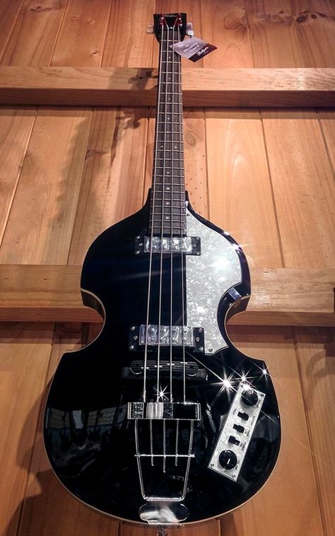 Hofner Bass Guitar, Custom Bass Guitar, Konosuba Wallpaper, Acoustic Bass Guitar, Custom Bass, Types Of Guitar, All About That Bass, Guitar Obsession, Cool Electric Guitars