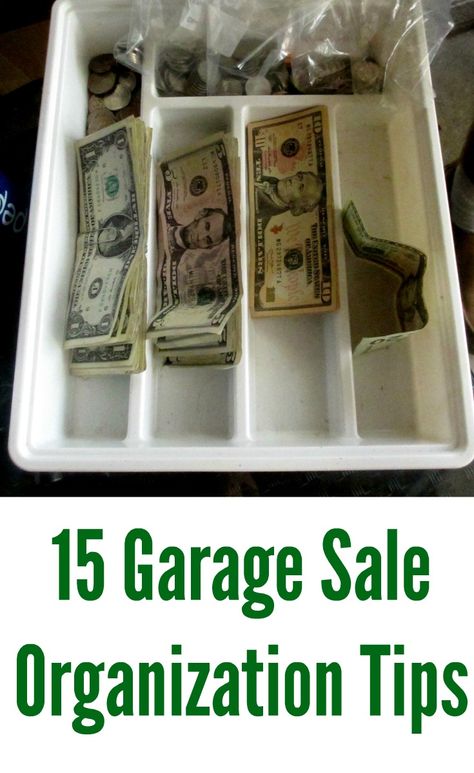 15 Garage sale organization tips and tricks. Yard sale or rummage sale display ideas. Yard Sale Display Ideas, Yard Sale Organization Display, Sale Display Ideas, Yard Sale Display, Yard Sale Hacks, Yard Sale Organization, Garage Sale Organization, Garage Sale Tips, Organized Garage