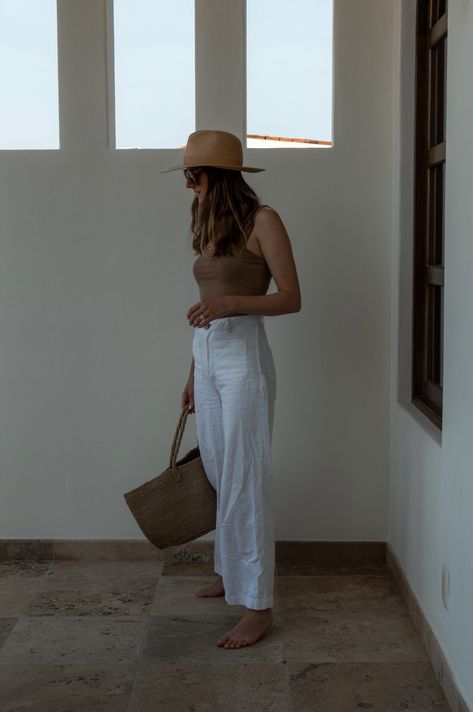 Straw Tote Bags Outfit, Outfits For Mexico Vacation, Mexico Trip Outfits, Honeymoon Looks, Planning Vacation, Mexico Vacation Outfits, Mexico Honeymoon, Mexico Outfits, Bachelorette Vacation