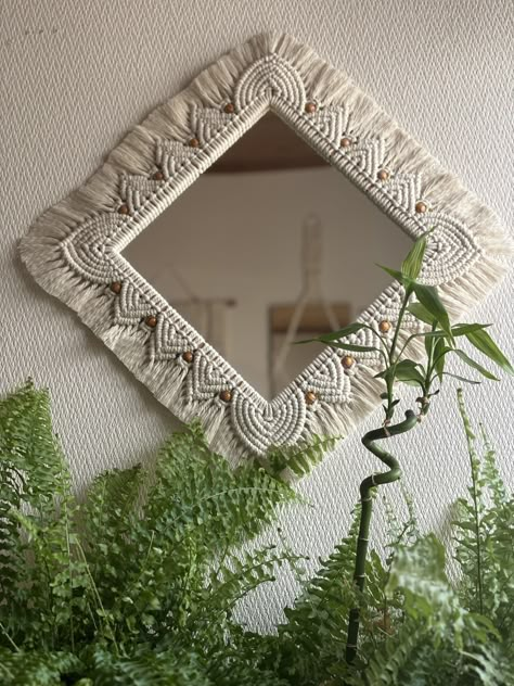 Art Macramé, Crochet Pouf, Macrame Mirror, Business Graphics, Tutorial Crochet, Macrame Ideas, Diy Mirror, Macrame Art, Macrame Design