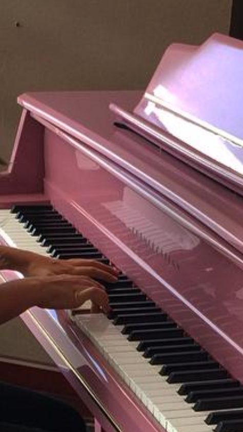 Pink piano Piano Aesthetic Pink, Pink Musician Aesthetic, Piano Lessons Aesthetic, Pink Piano Aesthetic, Keyboard Aesthetic Piano, Piano Girl Aesthetic, Keyboard Piano Aesthetic, Piano Room Decor, Pink Piano