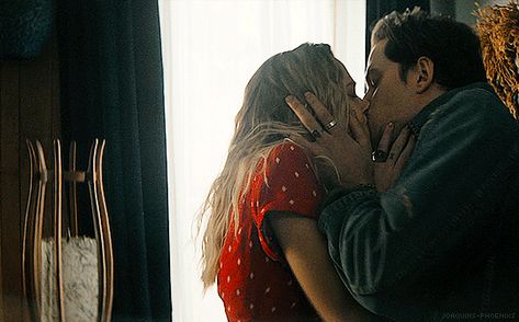 Bill Skarsgård Gif/Bill Skarsgard as Mickey and Maika Monroe as jules in Villains Movie (2019)Bill Skarsgard Edit/Cute Beautiful Boy Billy/Maika Monroe Gif/Villains/Actor/Hulu/He's so beautiful/Babyface/They're so cute/Couple Goals/Funny and good movie/Bill Skarsgard Kiss/Bill Skarsgard is Kissing/ Villains Movie Bill Skarsgard, Roman Godfrey Kiss, Bill Skarsgard Kiss Gif, Bill Skarsgard Villains, Bill Skarsgard And Alida Morberg, Bill Skarsgard Kiss, Bill Skarsgard Aesthetic, Bill Skarsgard Girlfriend, Bill Skarsgård Gif