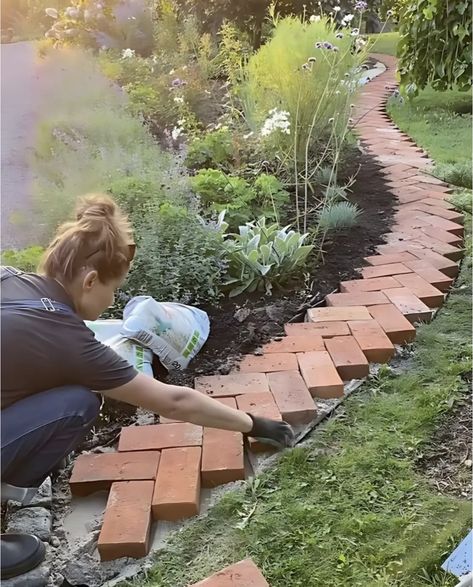 Brick Around Tree Ideas, Brick Paver Garden Edging, Using Bricks In Landscaping, Backyard Garden Path Walkway Ideas, Outside Pathway Ideas, Garden Paths Through Lawn, Landscaping With Bricks, Brick Pathway Ideas, Yard Pathway Ideas