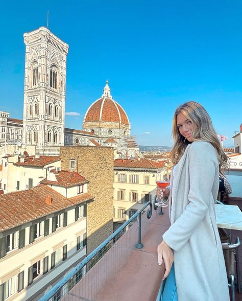 Florence Picture Ideas, Florence Photo Ideas, Duomo Florence Photo Ideas, Florence Photo Spots, Florence Instagram Pictures, Duomo Florence, Florence Italy Travel, Florence Travel, Italy Pictures