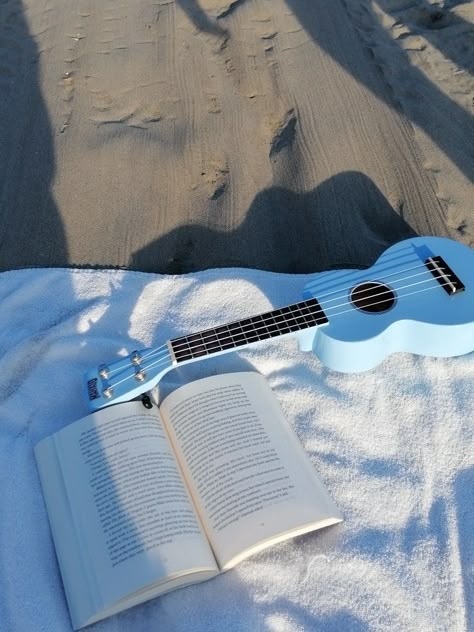 Blue Ukelele Aesthetic, Blue Acoustic Guitar Aesthetic, Blue Ukulele Aesthetic, Aesthetic Ukulele, Ukulele Aesthetic, Blue Acoustic Guitar, American Style House, Ukulele Art, Dr World