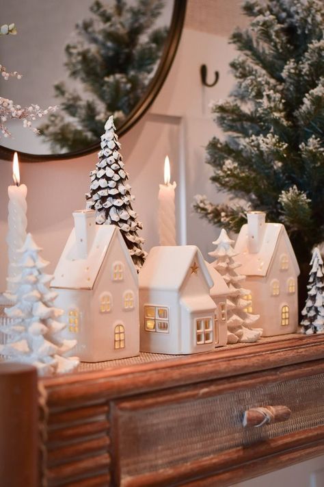 Neutral Christmas Decor, Christmas Village Display, Christmas Decor Inspiration, Xmas Deco, Christmas Interiors, Christmas Themes Decorations, White Christmas Trees, Christmas Mantle, Christmas Decorations For The Home