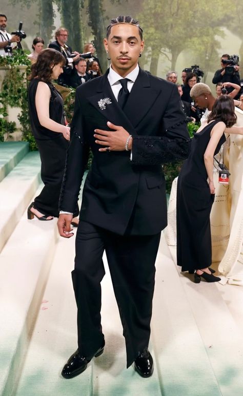 Asap Rocky Outfits, Black Prom Suits, Dinner Fits, Streetwear Ideas, Matric Dance, Gala Outfit, Black Men Haircuts, Dress Suits For Men, Stylish Celebrities