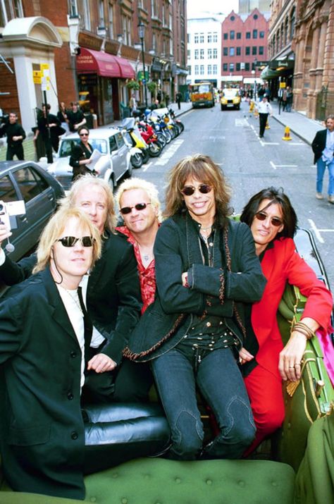 Aerosmith. I love how Steven is just sitting on Joe and joey and look at there facial expressions, there like ok Steven u can get off of me now! Dude Looks Like A Lady, Tom Hamilton, Mia Tyler, Brad Whitford, Big Hair Bands, Classic Rock Albums, Tyler Aerosmith, Steven Tyler Aerosmith, Joe Perry