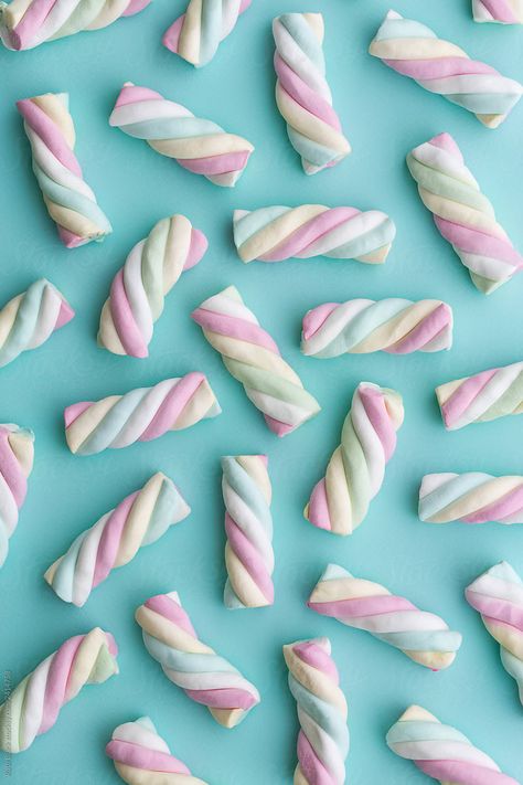 Marshmallow Background, Wallpapers Food, Candy Aesthetic, Cute Marshmallows, Website Photos, Black Royalty, Pastel Candy, Black Background Wallpaper