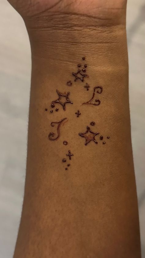 Star Henna Tattoo, Star Henna, Shooting Star Tattoo, Tattoo Henna, Star Tattoo, Star Tattoos, Shooting Star, Henna Design, Shooting Stars