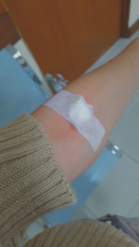 Blood Test Snapchat, Girl Hand With Drip In Hospital, Hands With Drip In Hospital, Hospital Admit, 2560x1440 Wallpaper, Hospital Photography, Girls Mirror, Cute Images For Dp, Hand Pictures