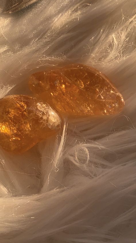 Citrine Crystal Aesthetic Wallpaper, Citrine Crystal Wallpaper Iphone, Topaz Crystal Aesthetic, Amber Gemstone Aesthetic, Yellow Crystals Aesthetic, Amber Crystal Aesthetic, Citrine Crystal Wallpaper, Citrine Crystal Aesthetic, Citrine Aesthetic