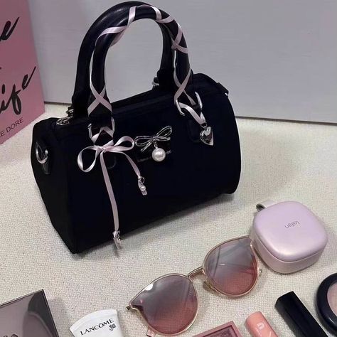 𖥔 ݁ ˖ Bow ribbon bag .𖥔 ݁ Price- 1299 + international ship Shop from link in bio Imported items Takes 3-8 week to deliver . . . #koreanmakeup #cuppuvini #lipgloss #bag #y2k #shoulderbag #korean #owenjames #gegebear #bunnylips Korean Bag, Ribbon Bag, Black Korean, Bag Y2k, Bow Ribbon, Korean Makeup, Lip Gloss, Link In Bio, Ribbon