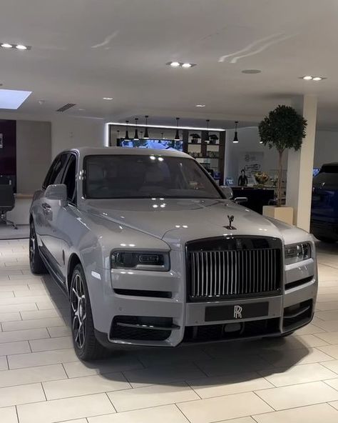 Car Royal Royce, Royals Royce Cars, Rols Royal Car, Rr Car, Rolls Royce Dawn, Car Tags, Rolls Royce Cullinan, Rolls Royce Wraith, Rolls Royce Phantom