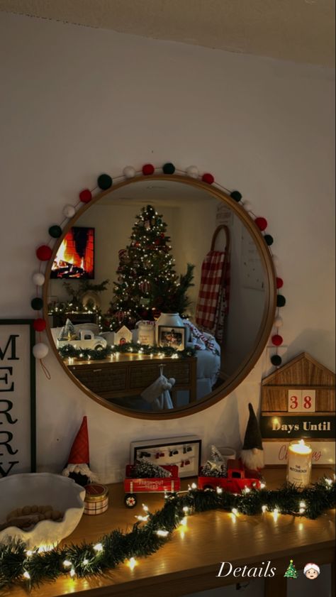 #christmas #christmasdecor #christmasideas #christmasornaments #decor #decorationideas #aesthetic Simple Christmas Room Decor Ideas, House Decoration For Christmas, Nightstand Christmas Decor Ideas, Cute Room Christmas Decor, Aestethic Christmas Decoration, Cute Christmas Bedroom Decor, Aesthetic Christmas Apartment, 2000s Christmas Aesthetic Decor, Christmas Room Decor Ideas Aesthetic