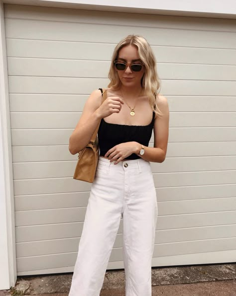 Nz Fashion, White Pants Outfit, Look Legging, Skandinavian Fashion, Outfit Look, Mode Inspo, Mode Inspiration, White Pants, Outfit Casual