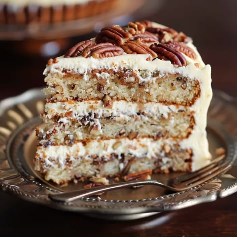 Southern Pecan Praline Cake Recipe, Butter Pecan Cake Recipe, Easy Sweet Treats, Butter Pecan Ice Cream, Butter Cream Cake, Butter Pecan Cake, Pecan Cake, Homemade Butter, Delicious Cake Recipes