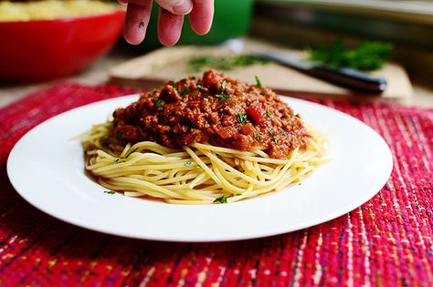 Spagattie sauce Pioneer Woman Spaghetti Sauce, Meaty Spaghetti Sauce, The Pioneer Woman Cooks, Frozen Dinner, Freezer Recipes, Spaghetti Sauce Recipe, Homemade Spaghetti Sauce, Homemade Spaghetti, Diner Recept