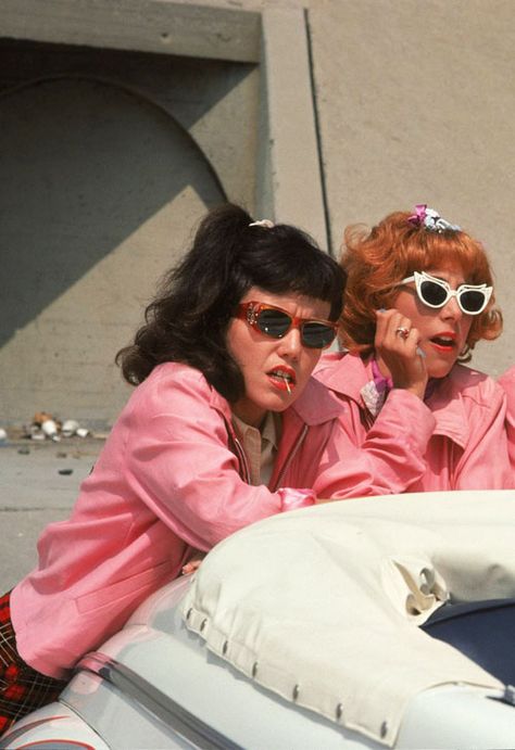 Jamie Donnelly as Jan & Didi Conn as Frenchy - Grease Frenchy Grease, Didi Conn, Grease 1978, Grease Movie, Septième Art, Picture Collage Wall, Pastel Pink Aesthetic, Photo Wall Collage, Art Collage Wall