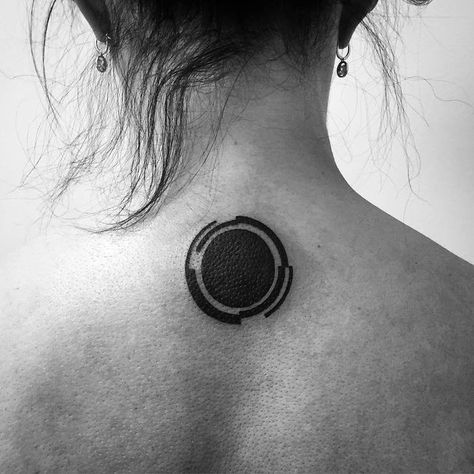 Side Tattoos Women, Circle Tattoos, Circle Tattoo, Planet Tattoos, Tattoo Cover Up, Sketch Tattoo Design, Tattoo Cover, Line Art Tattoos, Black Circle