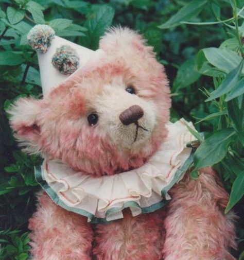 Clown bear ±20" by Jane Humme Clown Bear, Pink Clown, Pink Elephants On Parade, Christmas Teddy Bear, Handmade Teddy Bears, Silly Animals, Cute Teddy Bears, Cute Stuffed Animals, Pretty Dolls