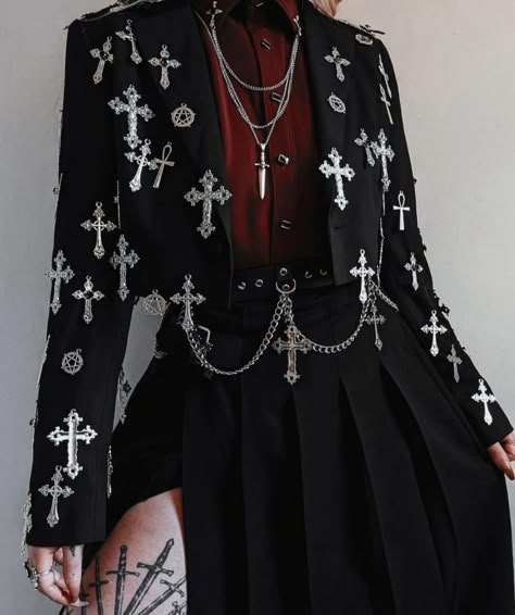 Kandomere Bright, Vampire Clothes Aesthetic, Intimidating Outfits, Goth Party Outfit, Moon Outfit, Dark Academia Outfit, Gothic Outfits, Harajuku Fashion, Character Outfits