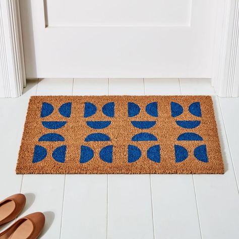 30 of the Best Outdoor Doormats to Wow Visitors | Architectural Digest Jute Doormat, State Ornaments, Teen Furniture, Large Storage Baskets, Outdoor Mat, Outdoor Door Mat, Ballard Designs, Burke Decor, Key Details