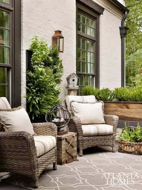 French Country Decorating Living Room, French Country Living, French Country Living Room, Casa Exterior, Atlanta Homes, Sunrooms, Country Living Room, Wicker Chairs, White Brick