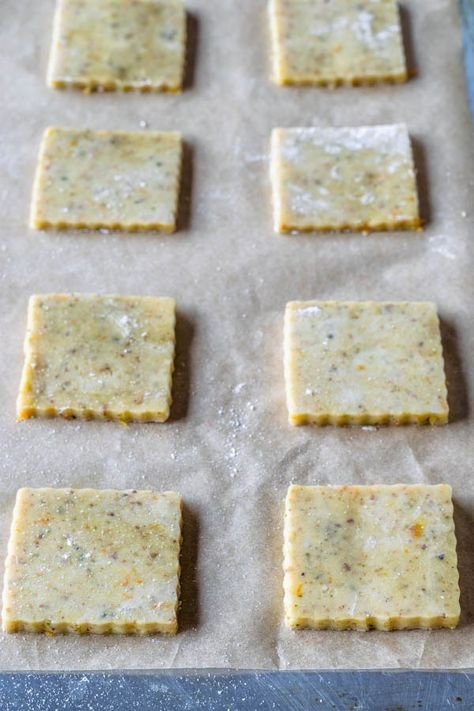 Pistachio Shortbread Cookies, Cookies Orange, Orange Pistachio, Pistachio Shortbread, Shortbread Cookie Recipe, Shortbread Cookie, Chocolate Nuts, Shortbread Cookies, Food Gifts