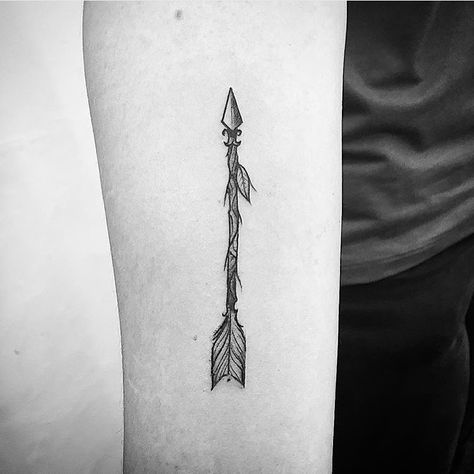 by @finchtattoo ✖️ #blxckink Submit: blxckink@gmail.com ⚡️ @flash_addicted ⚡️ @flash_addicted ⚡️ ✖️ #tattoo #tattoos #ink #tat #black #blackwork #bw #blacktattoo #linework #dotwork #tattooidea #engraving #tattooflash #tattoosofinstagram #tattoolife #tattooart #tattoodesign #artist #tattooartist #tattooist #tattooer #tattooing #tattooed #inked #art #bodyart #artoftheday Cute Disney Tattoos, Be Brave Tattoo, Engraving Tattoo, Sibling Tattoos, Arrow Tattoo, Discreet Tattoos, Dream Tattoos, Great Tattoos, Disney Tattoos