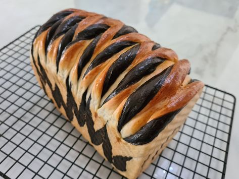 Chocolate Swirl Bread – Olady Bakes Chocolate Swirl Bread Recipe, Chocolate Swirl Bread, Beach Bread, Chocolate Bread Recipe, Yeast Bread Rolls, Recipes Muffins, Bread Wreath, Swirl Bread, Bread Maker Recipes