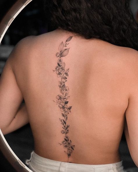 Letter Tattoo Design, Tattoo Design Arm, Tattoos Spine, Back Tattoos Spine, Spine Tattoo Ideas, Spine Tattoos For Women, Delicate Tattoo, Floral Tattoo Design, Spine Tattoo