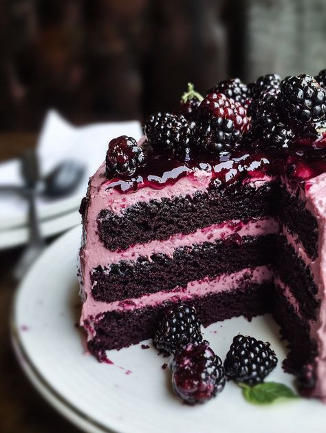 Blackberry Cake Filling, Black Raspberry Cake, Blackberry Frosting Recipe, Blackberry Wine Cake, Bourbon Chocolate Cake, Whiskey Desserts, Cake Blackberry, Chocolate Bourbon Cake, Blackberry Jam Cake