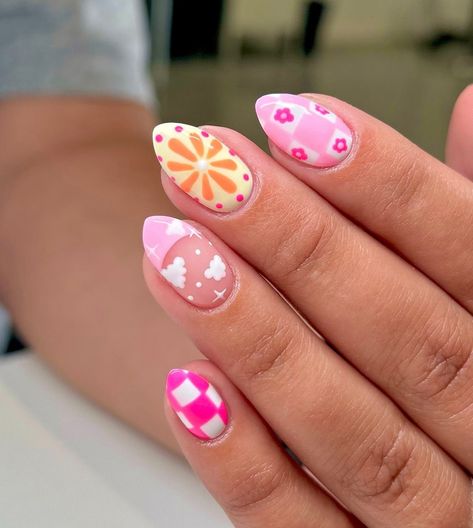 Alyssa | Ohio Natural Nail Tech | ⚡️🌸☁️ • • @madam_glam @luminary_nail_systems | Instagram Creamfields Nails, Cute Natural Nail Designs, Preppy Nail Designs, Luminary Nails, Nail Designs Cute, Teen Nails, Madam Glam, Sassy Nails, Summery Nails