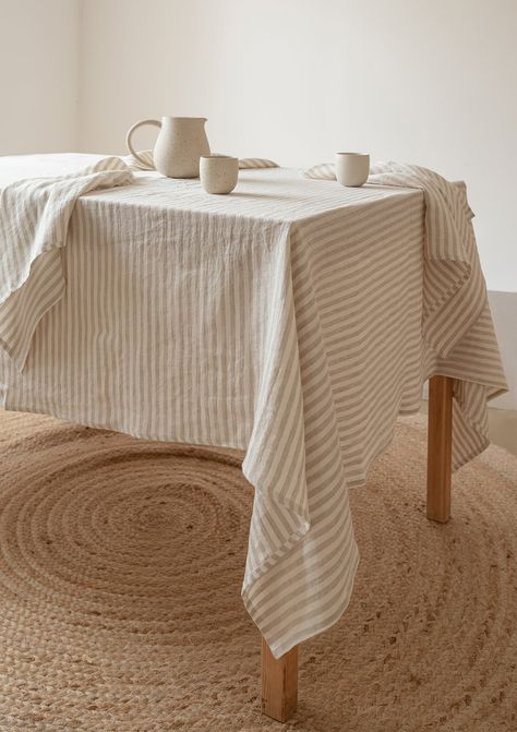 Linen Dining Table, Table Cloth Modern, Striped Linen Tablecloth, Table Cloth Photography, Stripe Table Cloth, Dining Table Cloth Ideas, Tablecloth Ideas Dining Room, Table With Tablecloth, Table Cloth Ideas