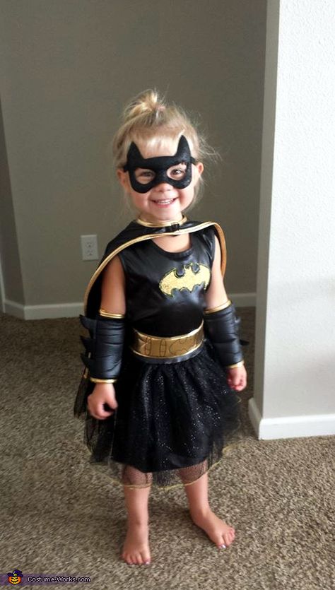 Angie: This is my daughter London! She is 3 years old and she will be a very happy bat girl this halloween!!!. Toddler Girl Superhero Costume, Batman Girl Costume, Batgirl Costume Kids, Batgirl Costume Diy, Girls Superhero Costume, Bat Girl Costume, Batman Costume For Girls, Girl Superhero Costumes, Costume Last Minute