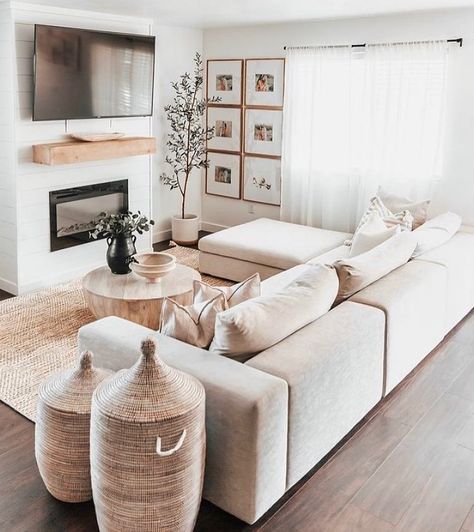 Cozy Home Shots on Instagram: “Everything is so perfect with this beautiful living space by @mari_hedrick ✨What do you think? #cozyhomeshots #livingroomdecor #livingroom…” Studio Apartment Decorating, Decor Home Living Room, Living Room Sectional, Living Room Inspo, A Living Room, Apartment Living Room, Living Room Inspiration, Home Decor Inspiration, Cozy House