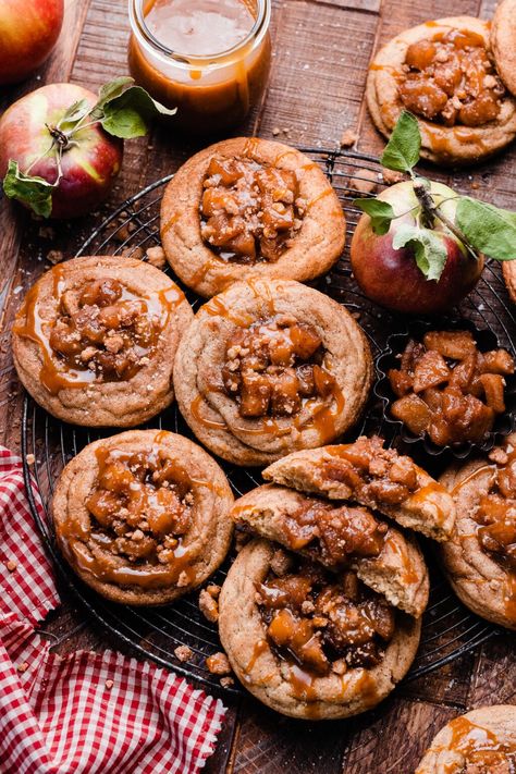 Caramel Apple Pie Cookies, Caramelized Apples, Salted Caramel Apple Pie, Apple Pie Cookies, Pie Cookies, Mini Apple Pies, Apple Cookies, Caramel Apple Pie, Apple Pie Spice