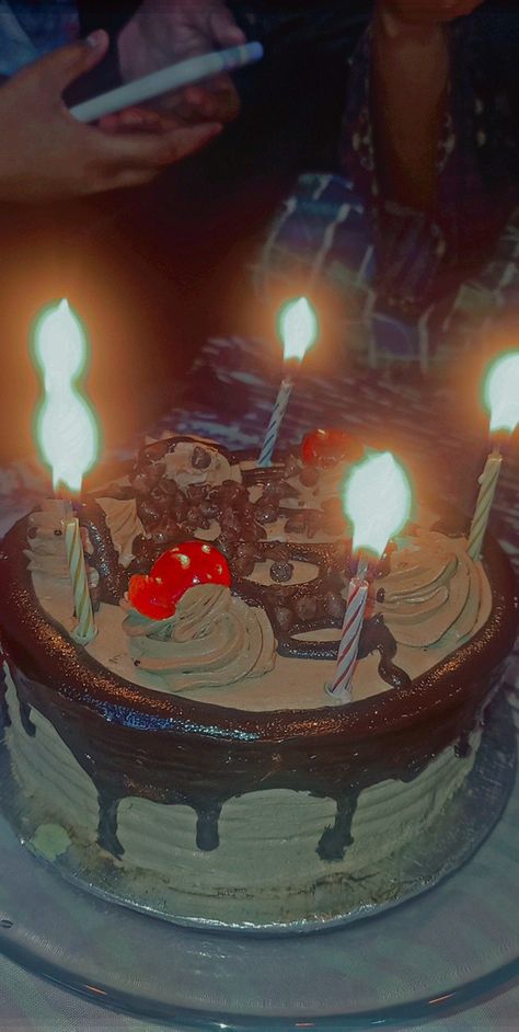 Birthday Cake Snaps Snapchat, Fake Cake Snap, Eidi For Susral, Fake Birthday Cake Story, Fake Birthday Snap, Birthday Cake Snap, Chat Pic, Happy Birthday Chocolate Cake, Happy Birthday Mama