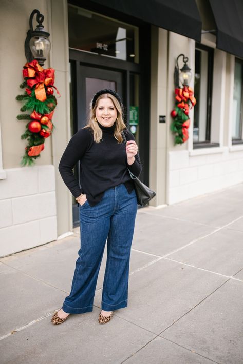 Mid Rise Wide Leg Pants, Work Outfits Women Wide Leg Pants, Wide Leg Pants For Plus Size Women, Ankle Length Wide Leg Pants Outfit, Wide Leg Pants Short Women, Midsize Wide Leg Pants Outfit, Wide Leg Pants Outfit Apple Shape, How To Wear Wide Legged Pants, Mid Size Wide Leg Jeans Outfit