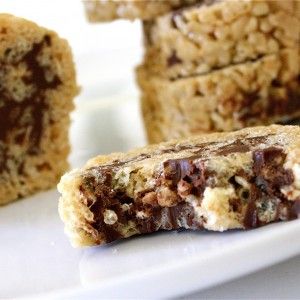 Rice Krispie Chocolate Roll, Rice Crispy Roll Ups, Rice Krispie Roll With Chocolate, Rice Krispie Roll Ups, Rice Krispie Roll, Peanut Butter Rice Crispies, Chocolate Rice Krispies, Cocoa Krispies, Christmas Eats