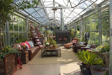 Airy and elegant greenhouse! Cheap Greenhouse, Modern Greenhouses, Diy Greenhouse Plans, Best Greenhouse, Large Greenhouse, Hgtv Garden, Build A Greenhouse, Indoor Greenhouse, Greenhouse Interiors