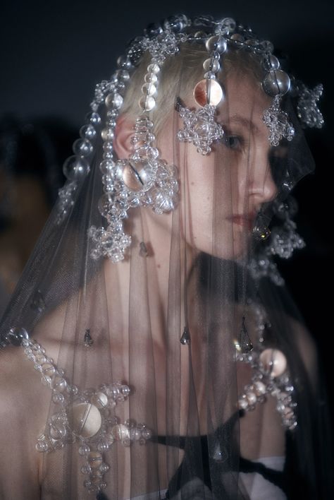 Susan Fang, Sleeping Beauty 1959, Swarovski Pendant, Kinds Of Music, Beauty And The Beast, Runway Fashion, Headpiece, Veil, Presentation