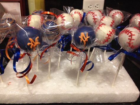 Baseball cake pops (NY Mets) Fest Table, Detroit Tigers Cake, Baseball Cake Pops, Tiger Cake, Baseball Baby Shower Theme, Custom Cake Pops, Baseball Cake, Sick Day, Baseball Party