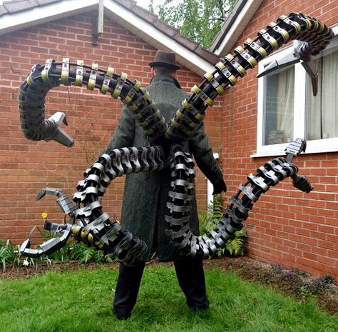 Octopus Costume, Foam Cosplay, Dr Octopus, Doctor Octopus, Doc Ock, Spiderman Cosplay, Comic Book Panels, Marvel Villains, Fandom Outfits