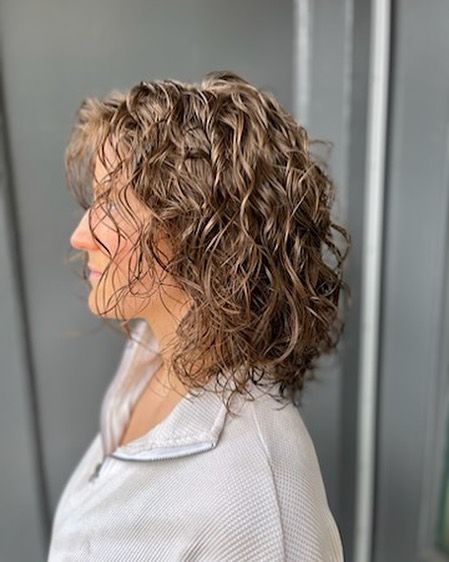 Layered Lob with Permed Loose Curls Light Perms For Medium Length Hair, Loose Spiral Perm Short Hair, Short Hair Perm Women, Perms For Short Hair Loose, Shoulder Length Permed Hair, Short Permed Hairstyles, Perms For Short Hair, Perm Ideas, Permanent Curls