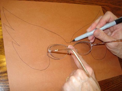 a general fast way to make a costume mask that can be used if you need to wear your glasses to see Diy Masquerade Mask, Diy Halloween Masks, Glasses Mask, Easy Costume, Masked Ball, Rose Varieties, Mask Masquerade, Making Faces, Easy Costumes