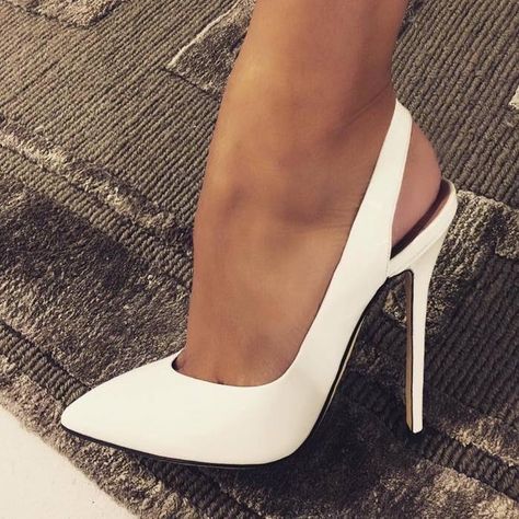 White Pump, Brian Atwood Shoes, White Shoe, Heels Classy, Fashion White, Brian Atwood, Women Trends, Shoe Lover, White Shoes